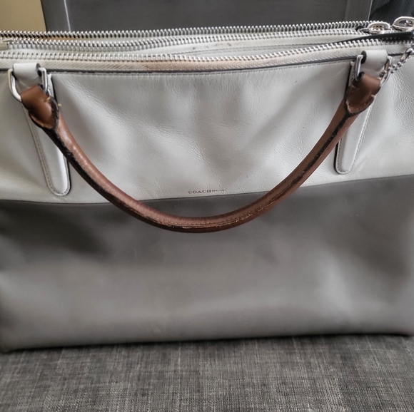 Coach Bag - Picture 2 of 13